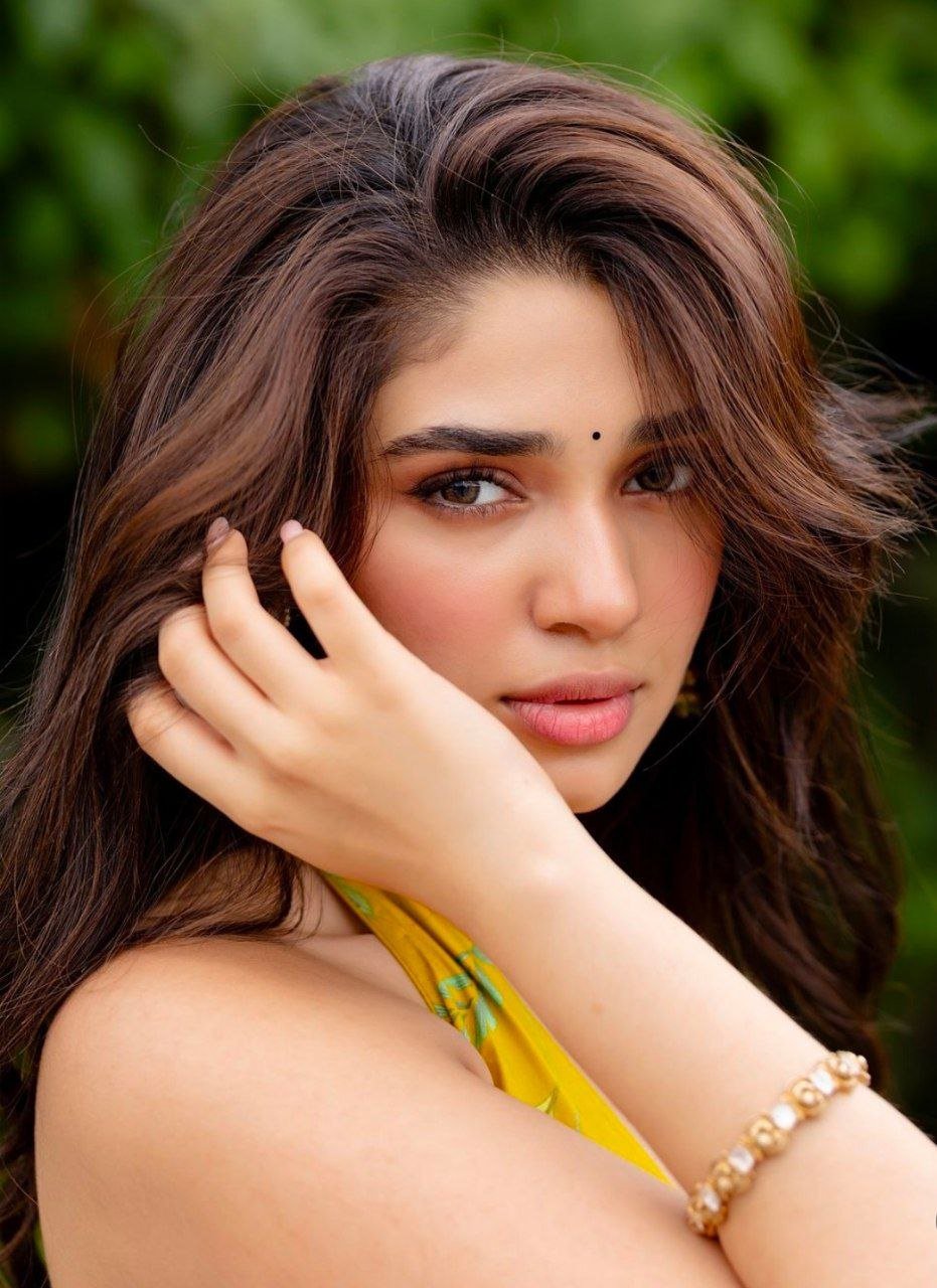 Krithi Shetty Vs Bhagyashri Borse 2 hello telugu heroine gallery krithi shetty 20240905 3