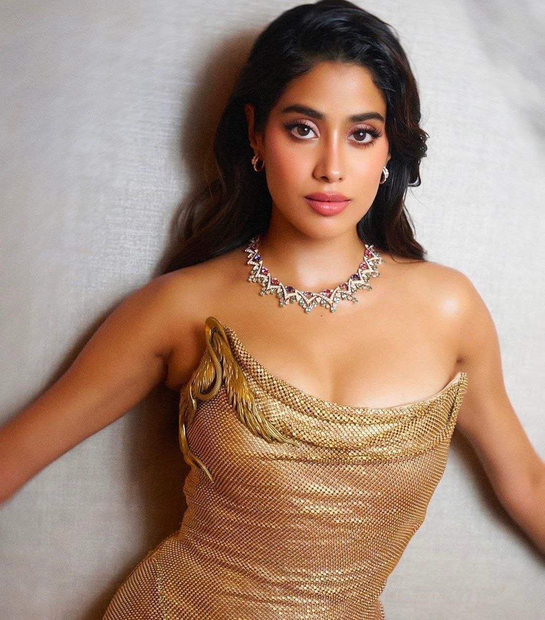 Janhvi Kapoor Vs Hebah Patel 1 hello telugu heroine gallery janhvi kapoor 20240929 1