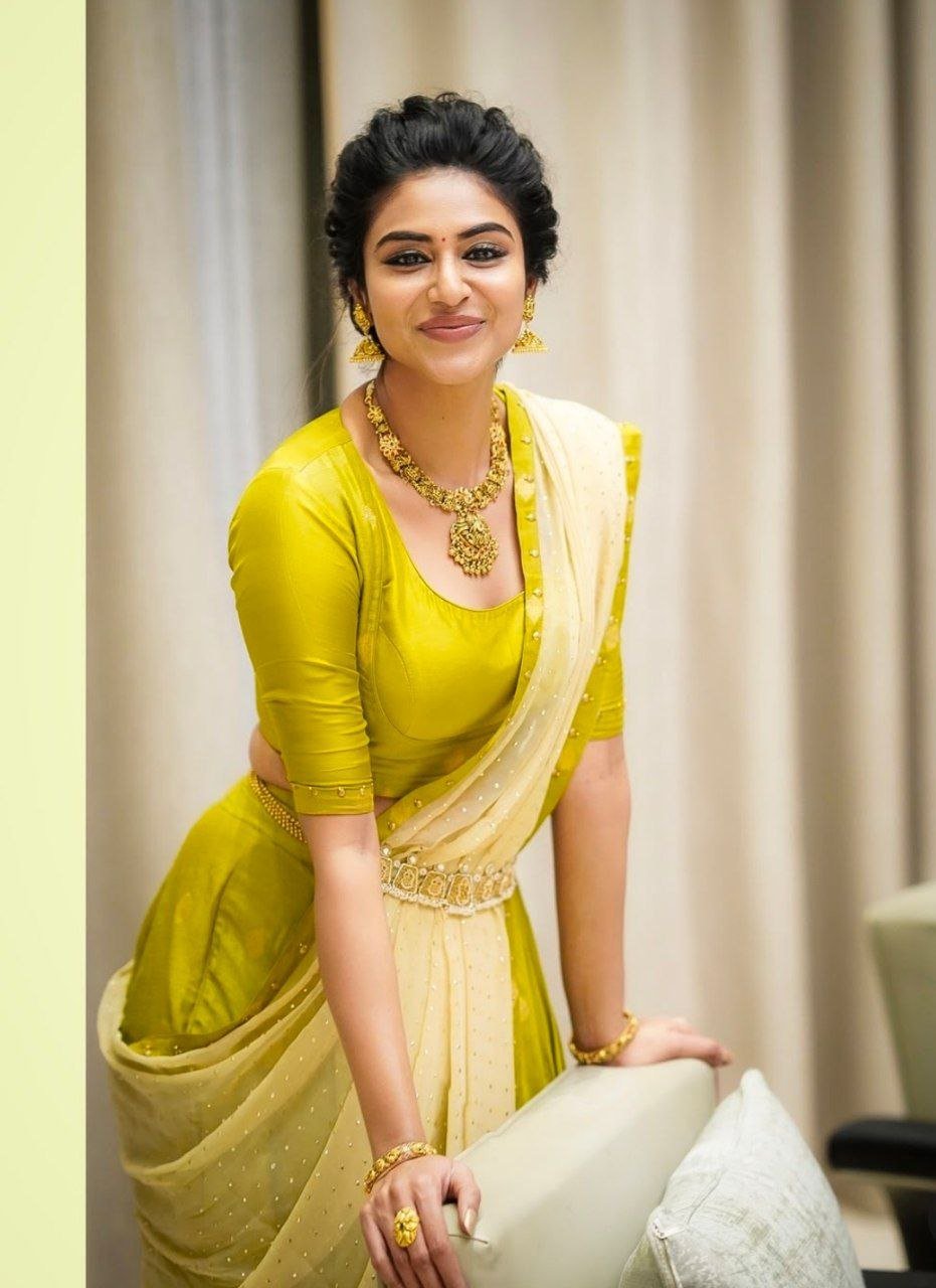 Amyra Dastur Vs Indhuja Ravichandran 3 hello telugu heroine gallery indhuja ravichandran 20241012 1