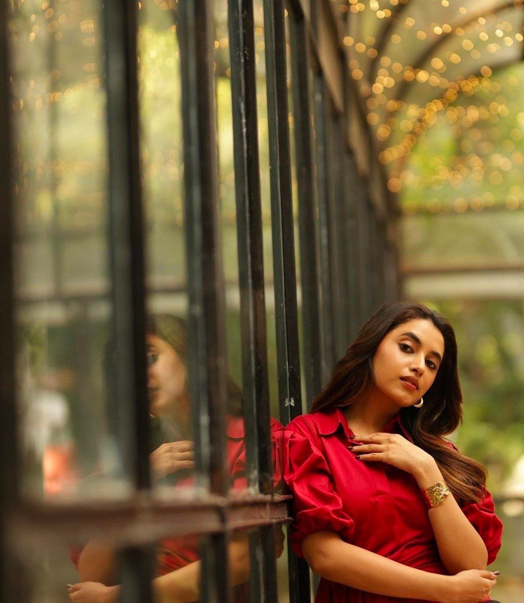 Kiara Advani Vs Priyanka Mohan 4 hello telugu heroine gallery priyanka mohan 20241110 4