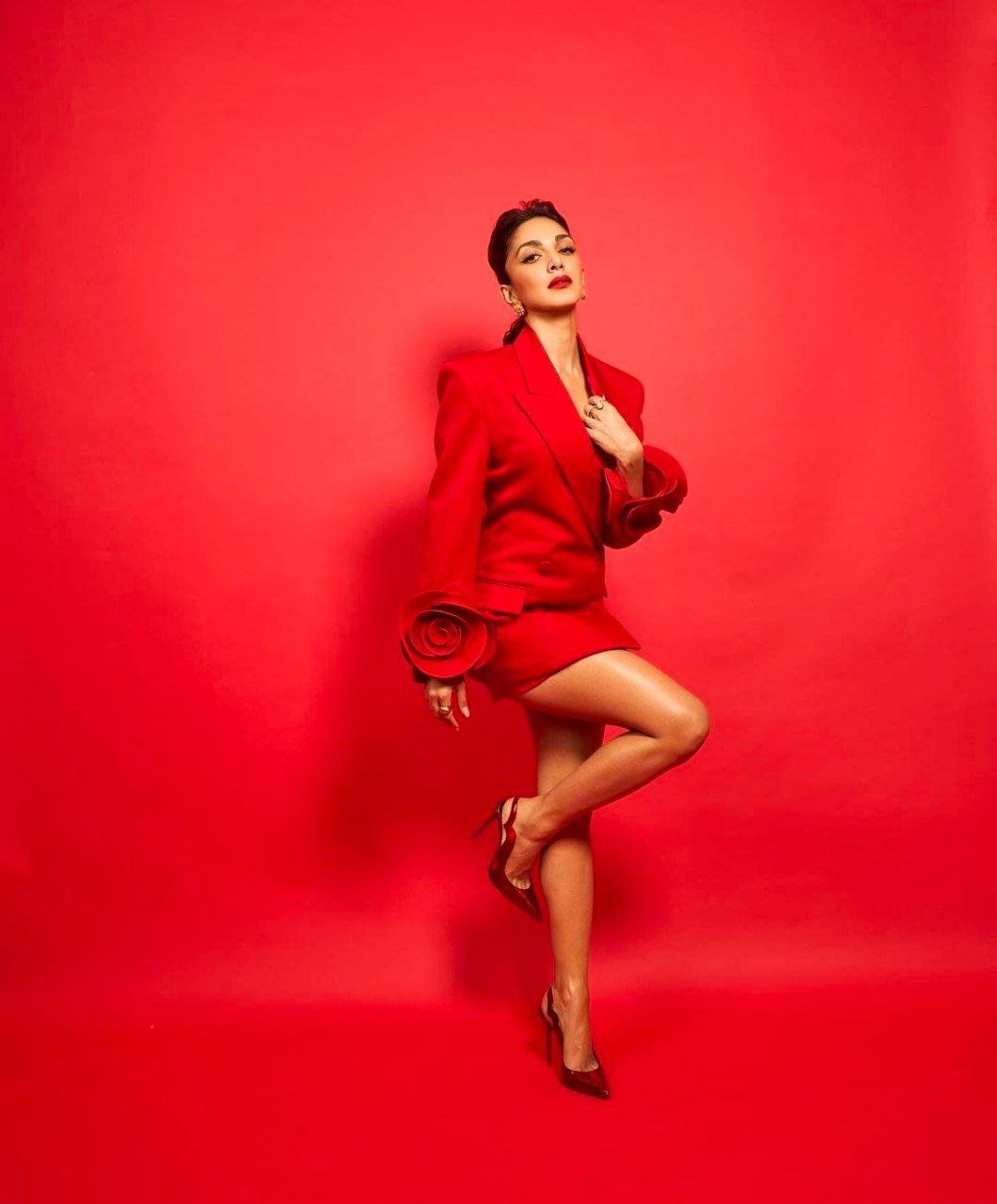 Kiara Advani Vs Raashii Khanna 1 hello telugu heroine gallery kiara advani 20241117 1