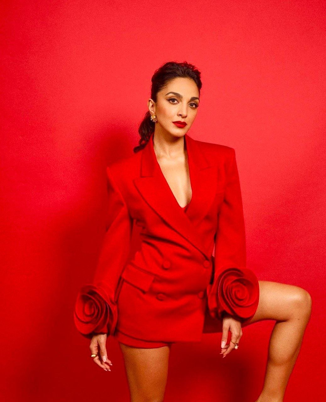 Kiara Advani Vs Raashii Khanna 2 hello telugu heroine gallery kiara advani 20241117 3