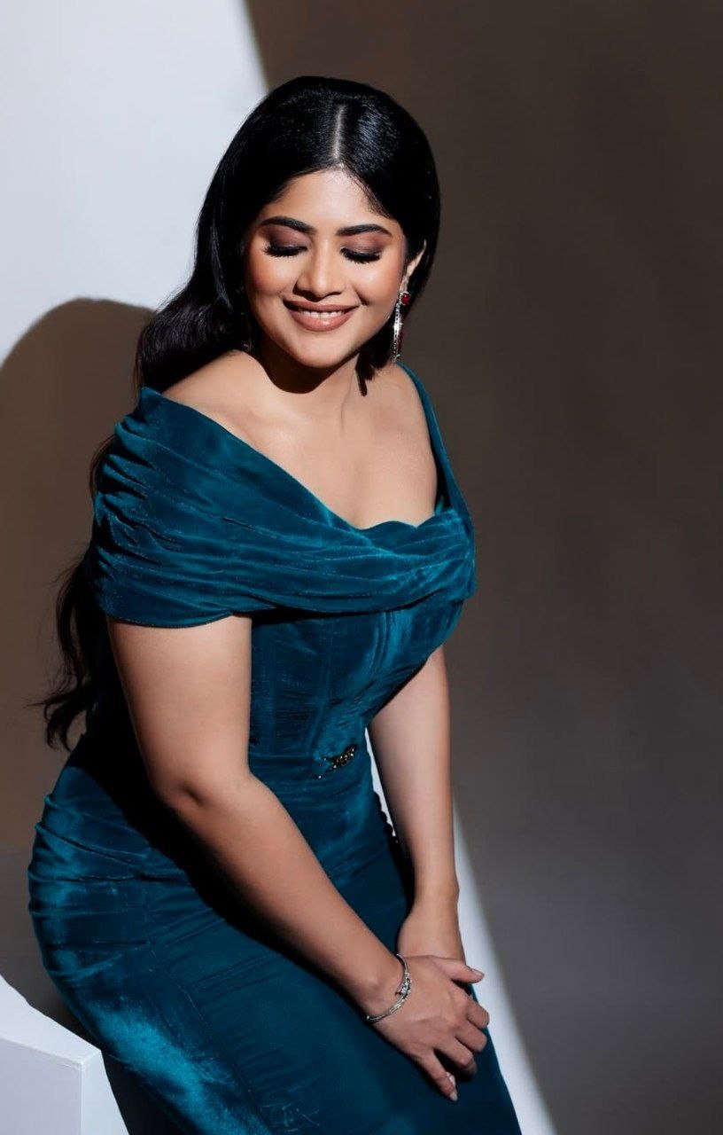 Rakul Preet Singh Vs Megha Akash 3 hello telugu heroine gallery megha akash 20241124 2