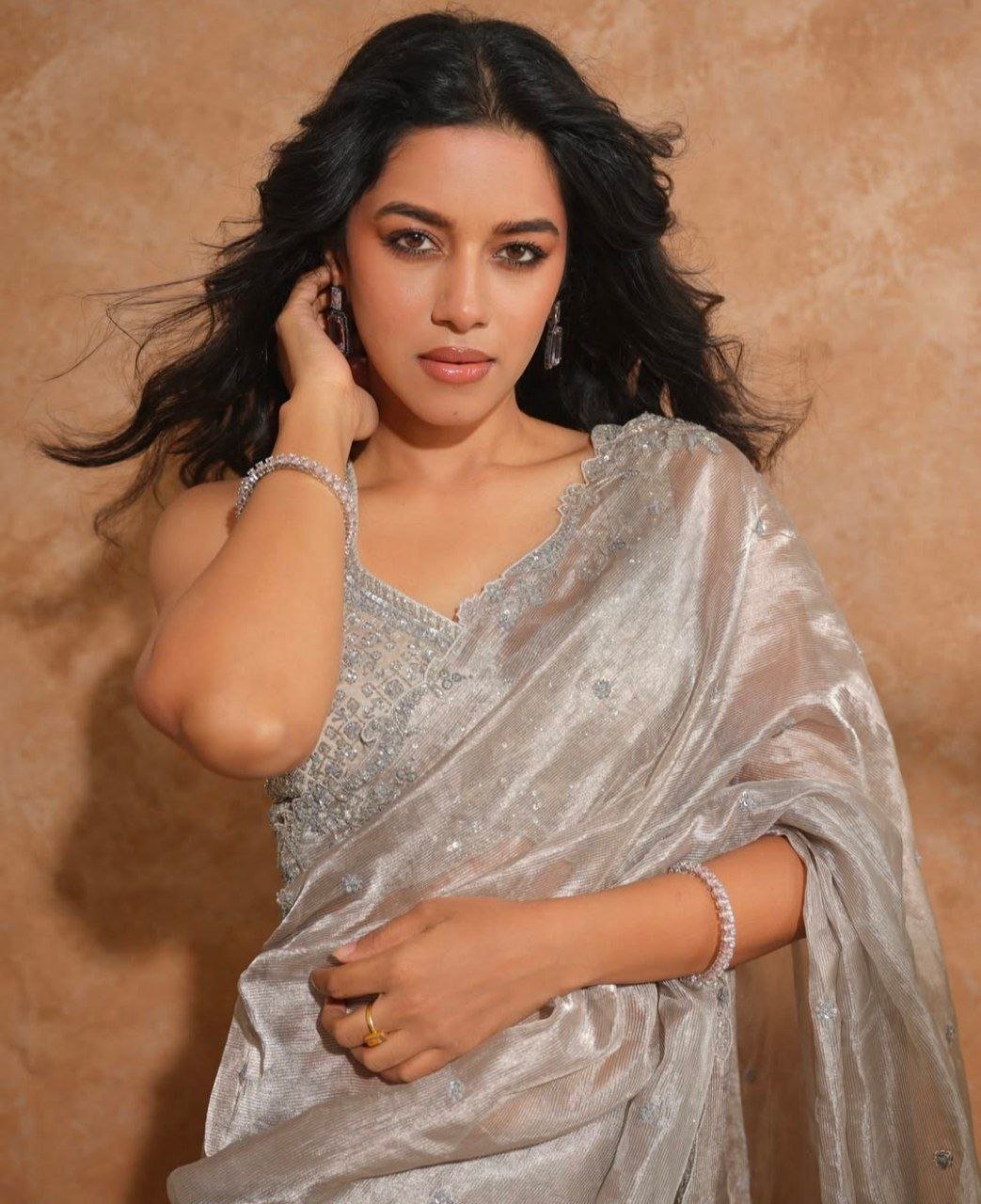 hello telugu heroine gallery mirnalini ravi 20241208 2