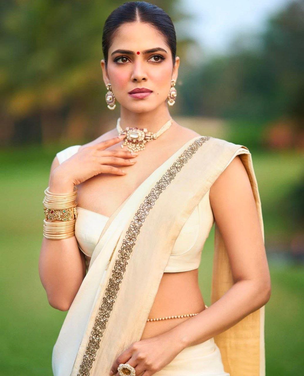 hello telugu heroine gallery malavika mohanan 20241214 1