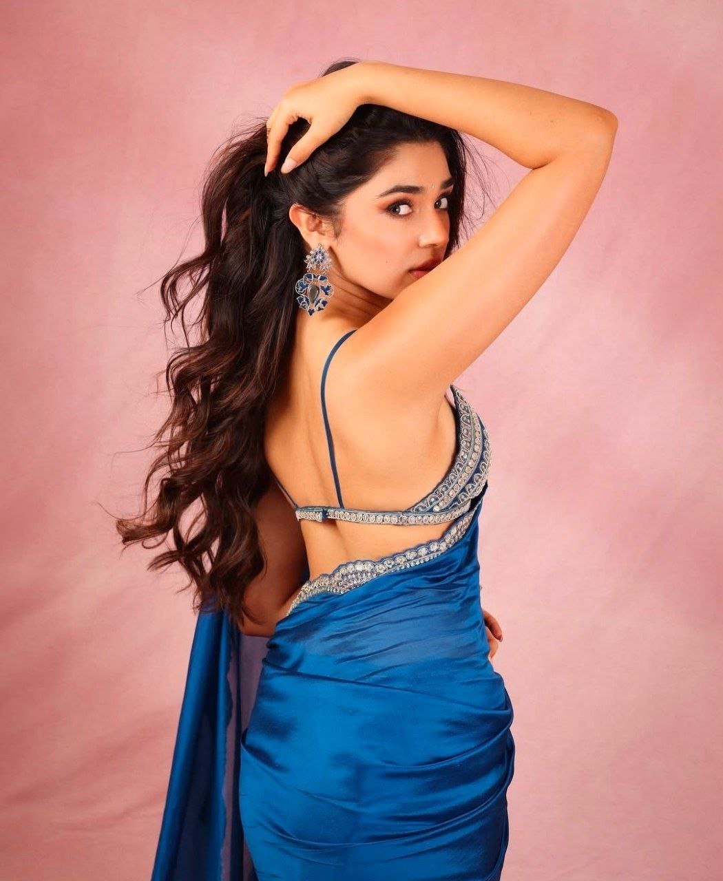 Rashmika Mandanna Vs Krithi Shetty 2 hello telugu heroine gallery krithi shetty 20241219 1