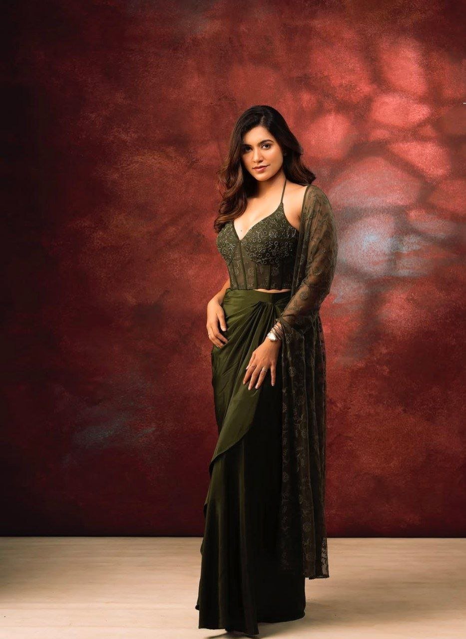 Aishwarya Lekshmi Vs Anju Kurian 3 hello telugu heroine gallery anju kurian 20241224 2