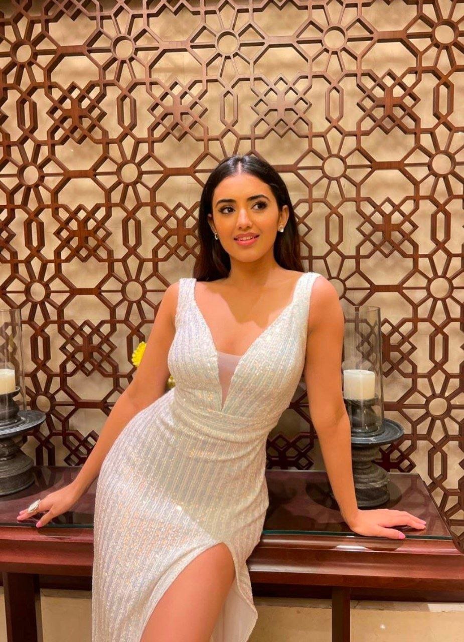 Malavika Sharma Vs Amritha Aiyer 1 hello telugu heroine gallery malavika sharma 20241228 1