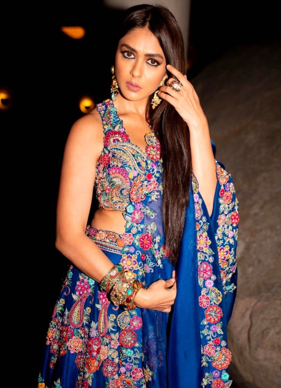 hello telugu heroine gallery mrunal thakur 20241229 3