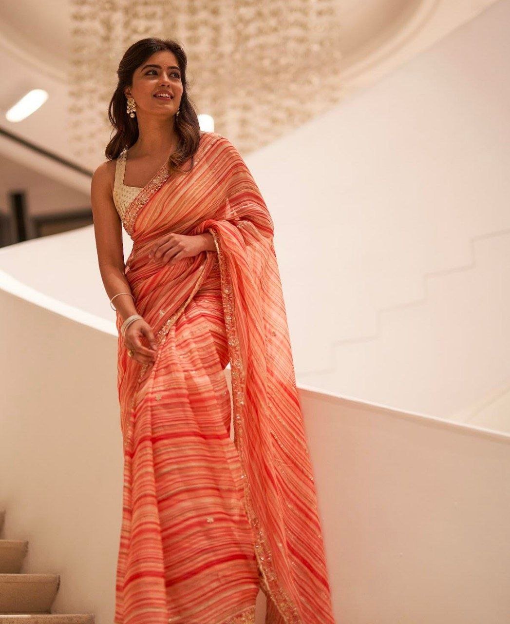hello telugu heroine gallery amritha aiyer 20251002 1
