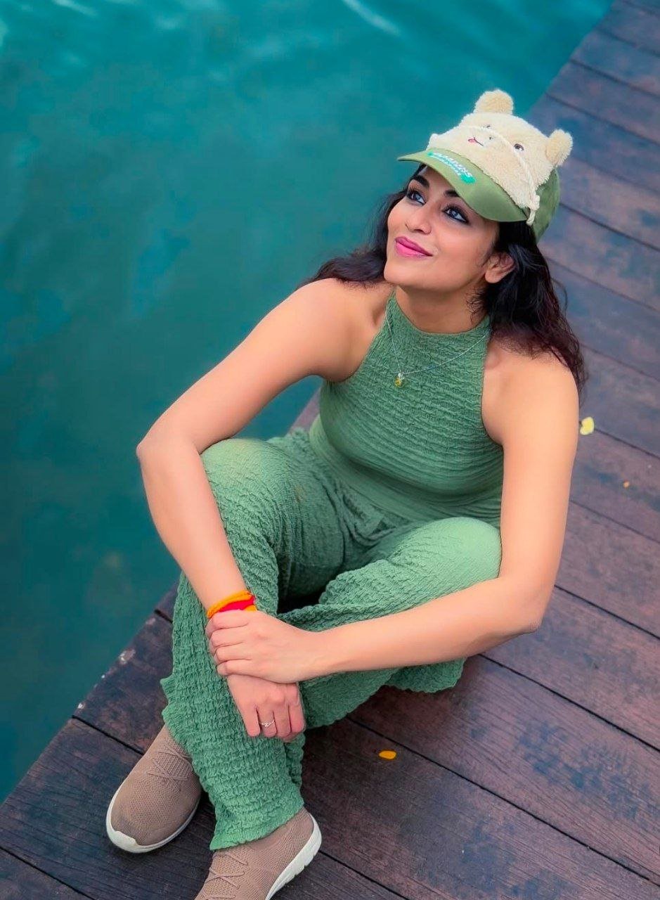 hello telugu heroine gallery indhuja ravichandran 20251002 2