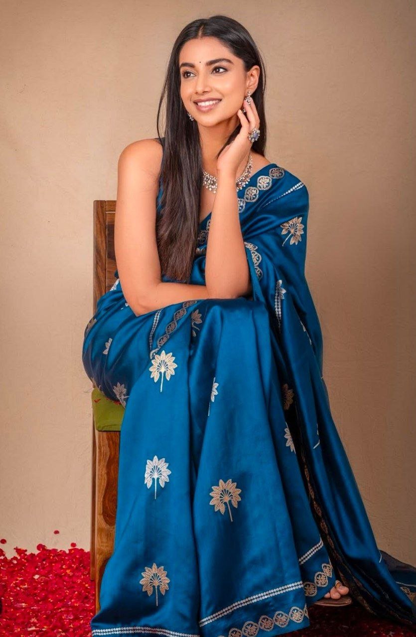 Meenakshi Chaudhary Vs Wamiqa Gabbi 2 hello telugu heroine gallery meenakshi chaudhary 20250106 3