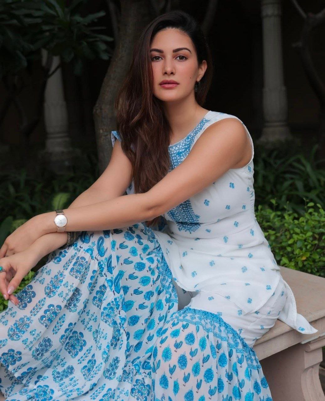 Malavika Mohanan Vs Amyra Dastur 3 hello telugu heroine gallery amyra dastur 20250111 2