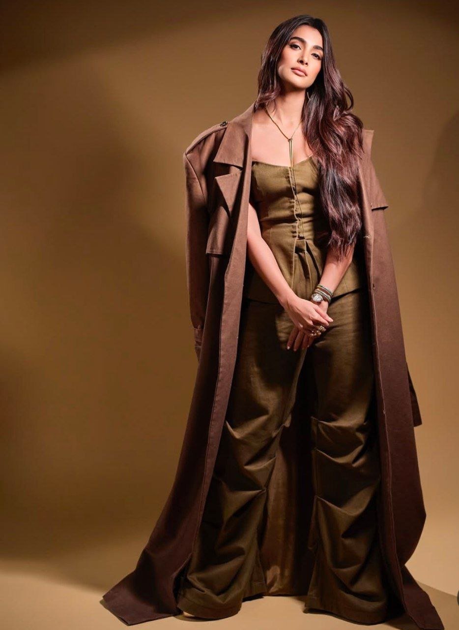 Pooja Hegde Vs Mirna Menon 1 hello telugu heroine gallery pooja hegde 20250124 1