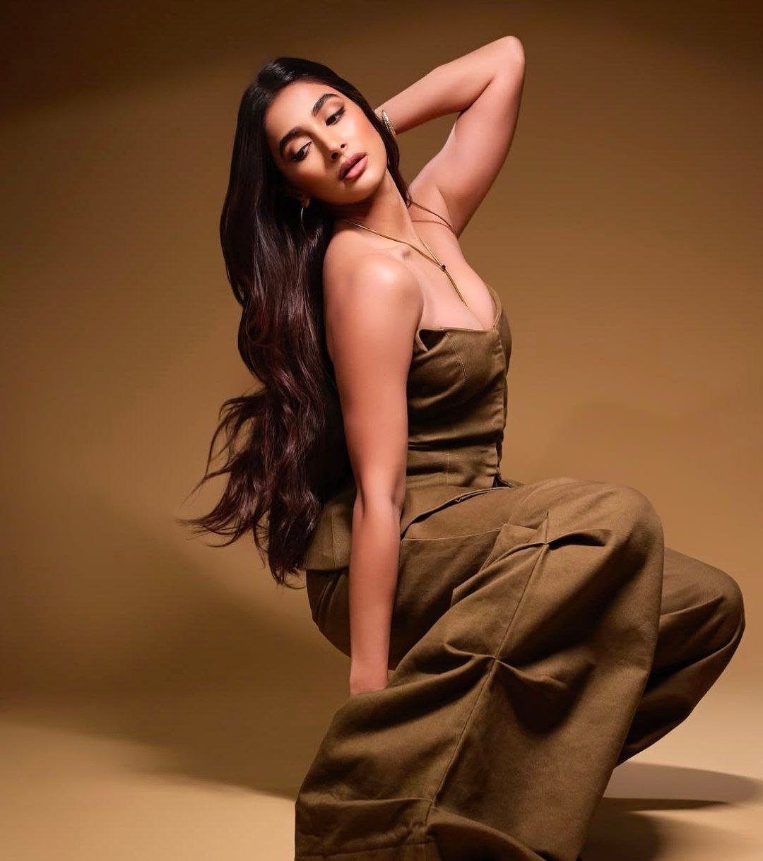 Pooja Hegde Vs Mirna Menon 2 hello telugu heroine gallery pooja hegde 20250124 3