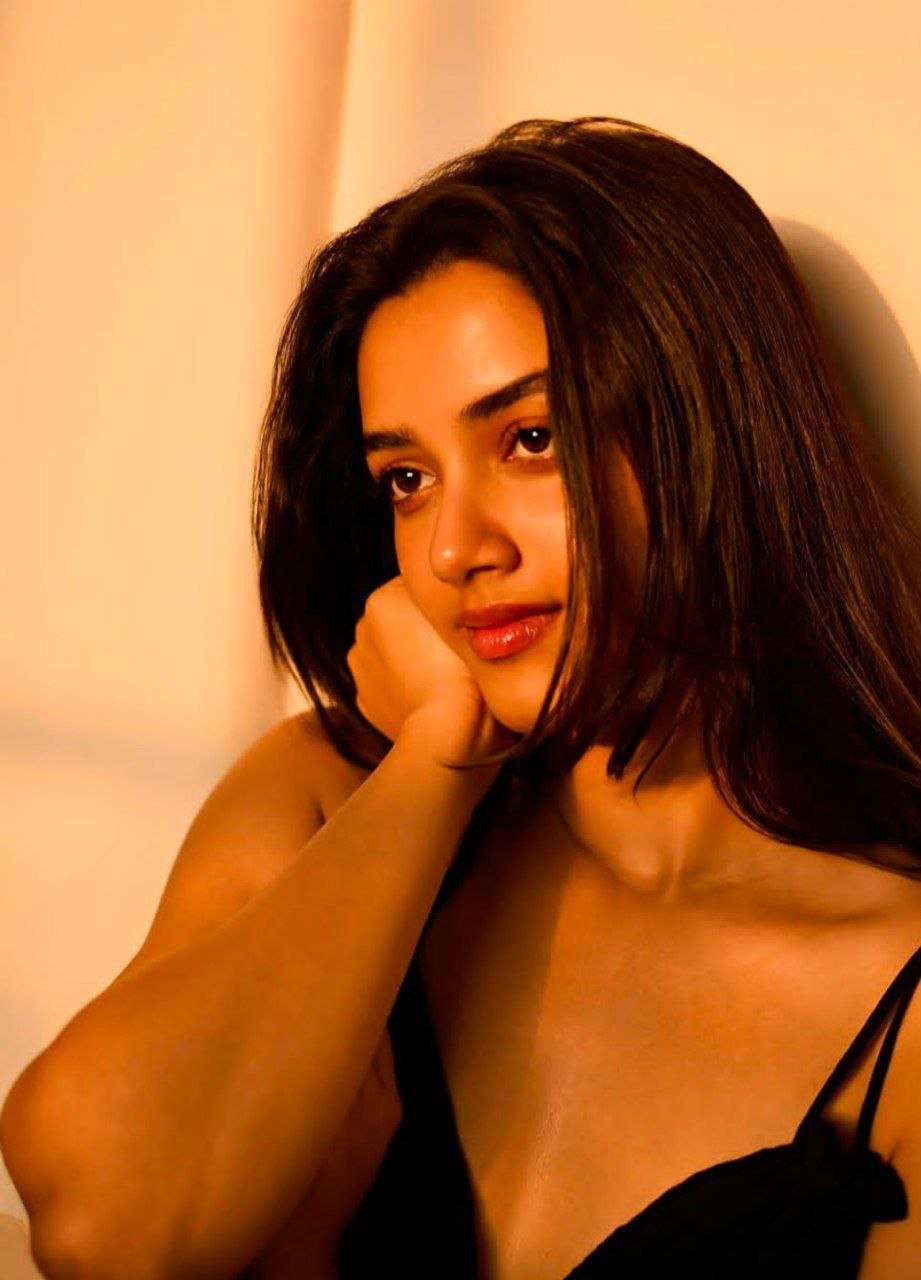 hello telugu heroine gallery bhagyashri borse 20250125 1