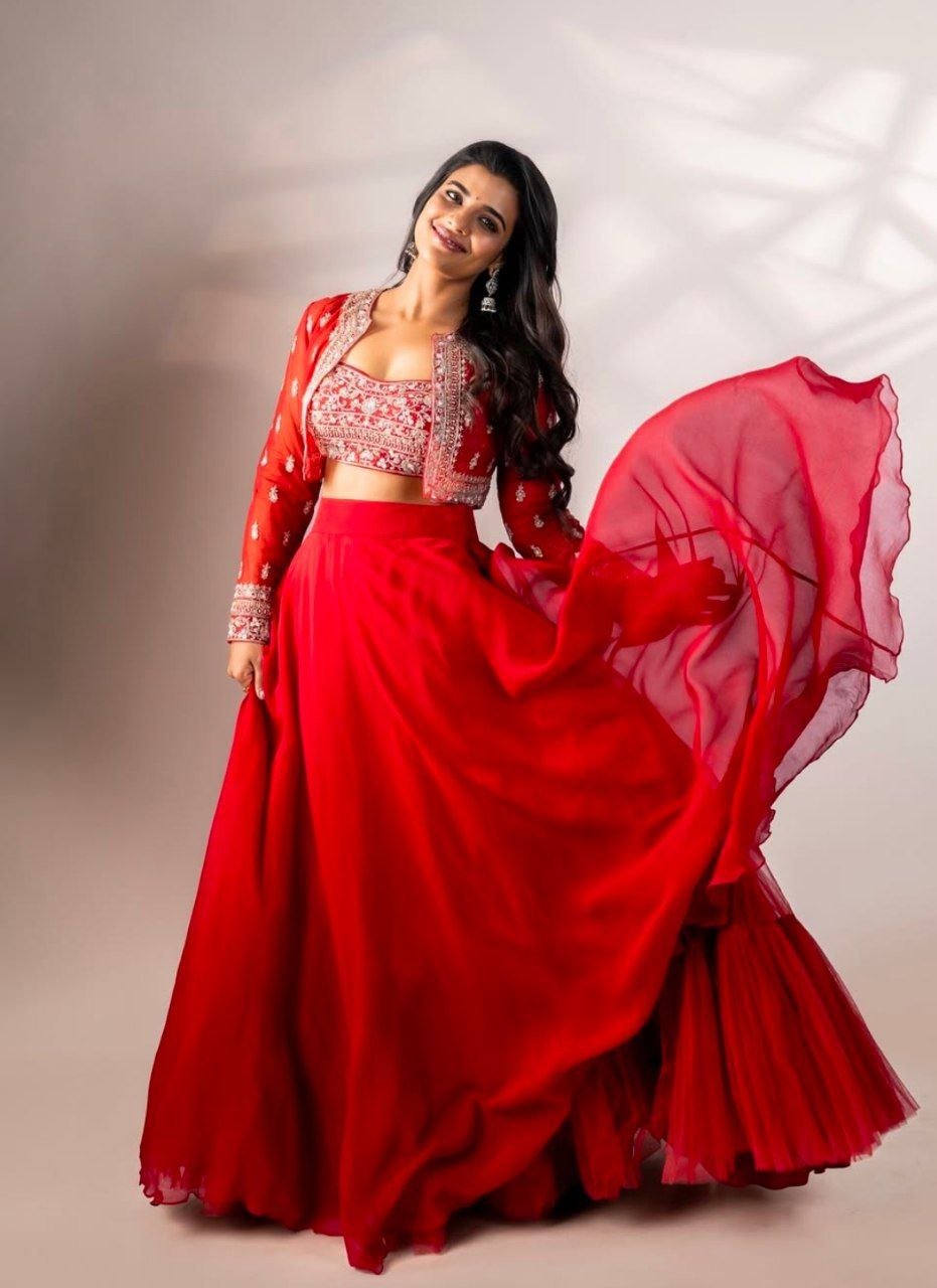 Rukmini Vasanth Vs Aishwarya Rajesh 3 hello telugu herione gallery aishwarya rajesh 20250208 2