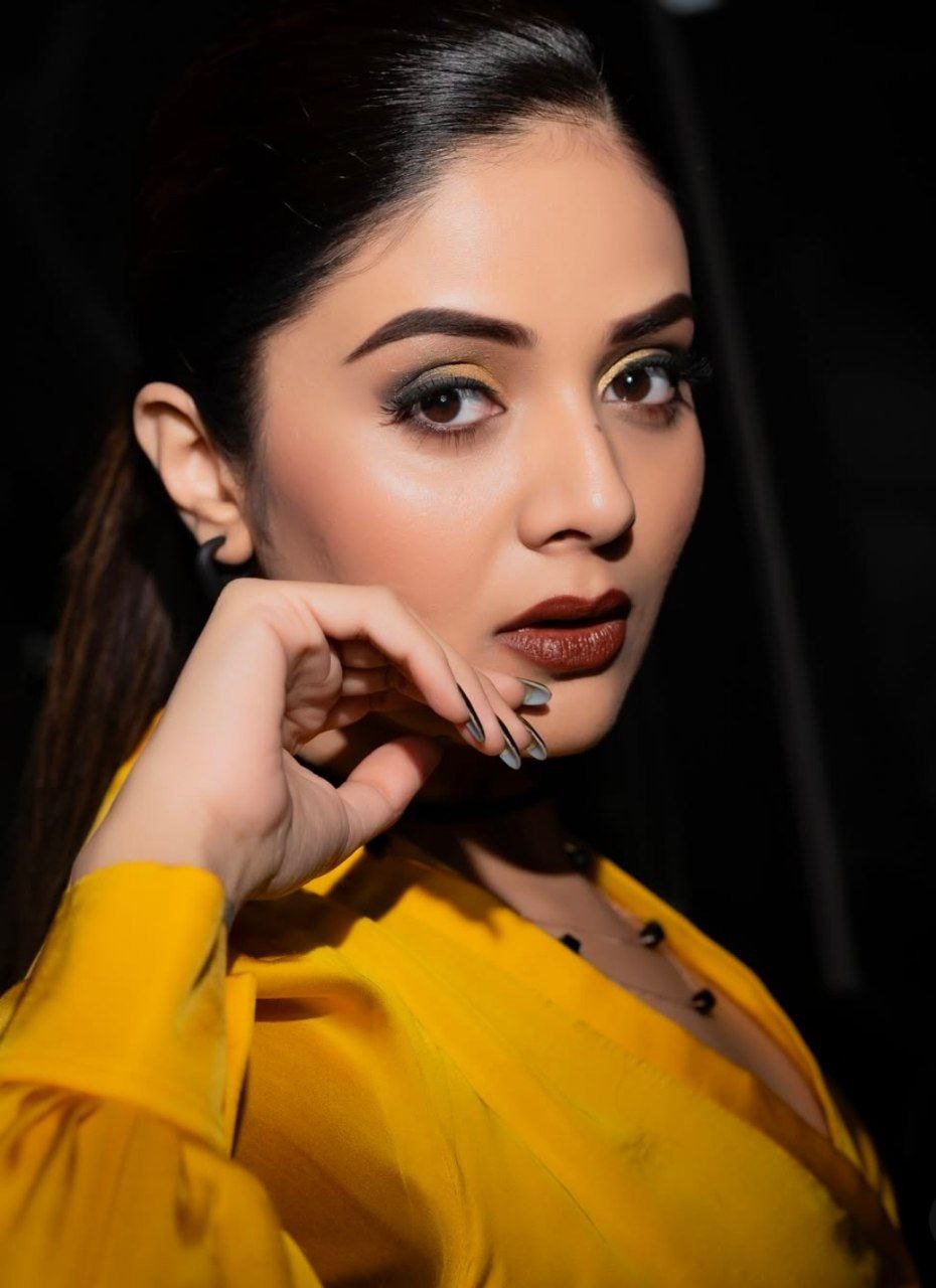 hello telugu heroine gallery sreemukhi 20250211 2