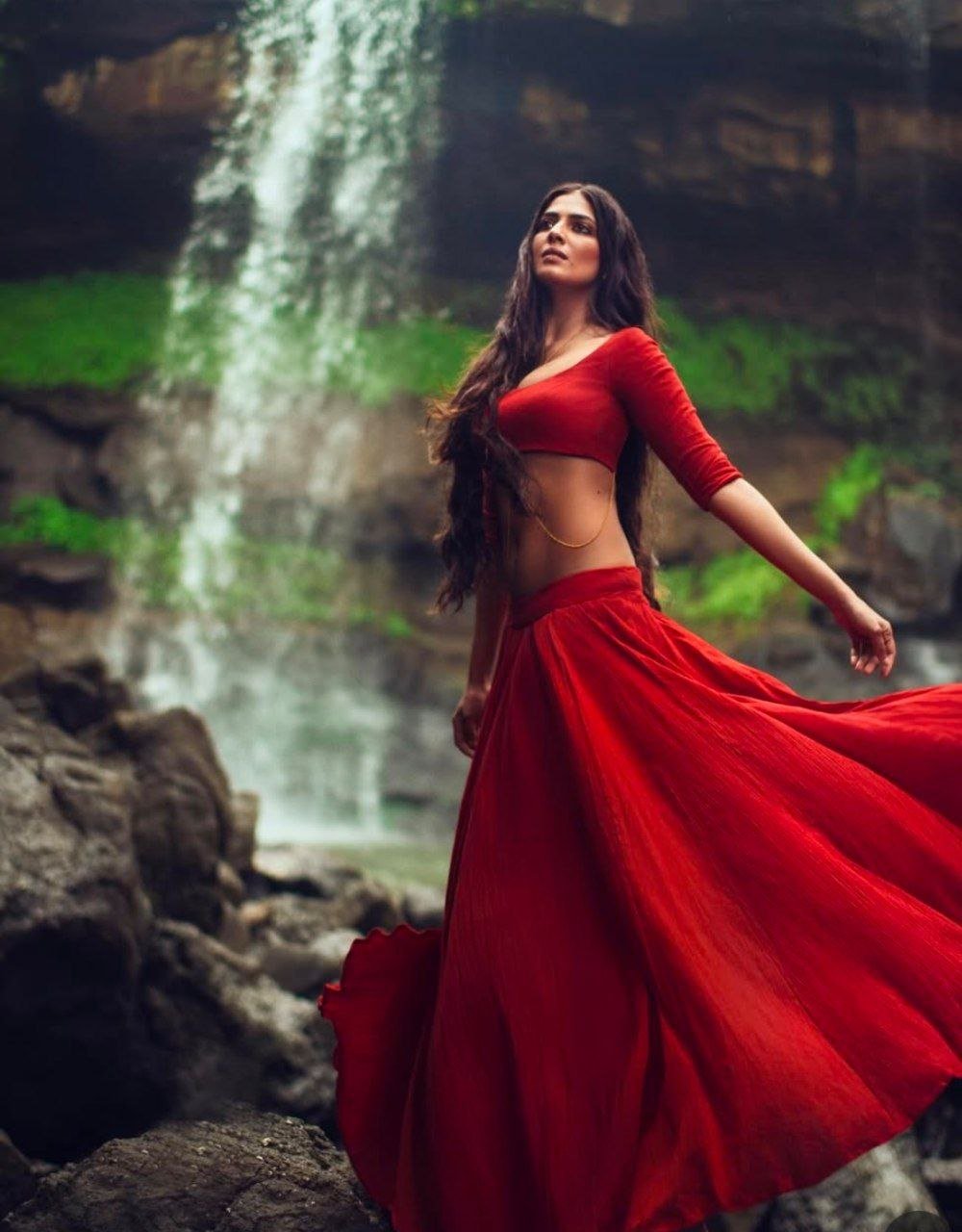 Malavika Mohanan Vs Mirna Menon 1 hello telugu heroine gallery malavika mohanan 20250228 1