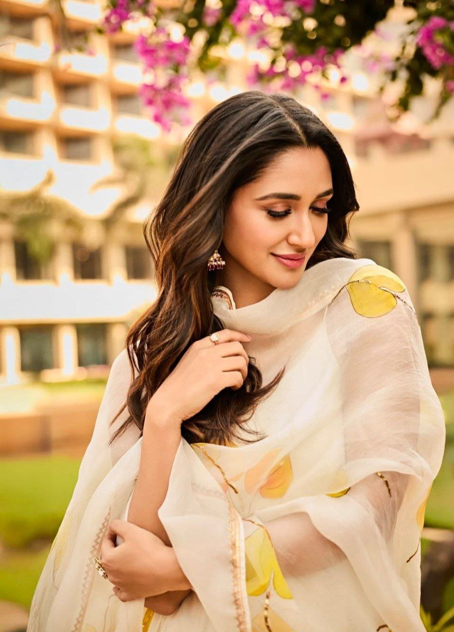 hello telugu heroine gallery nikita dutta 20250301 3