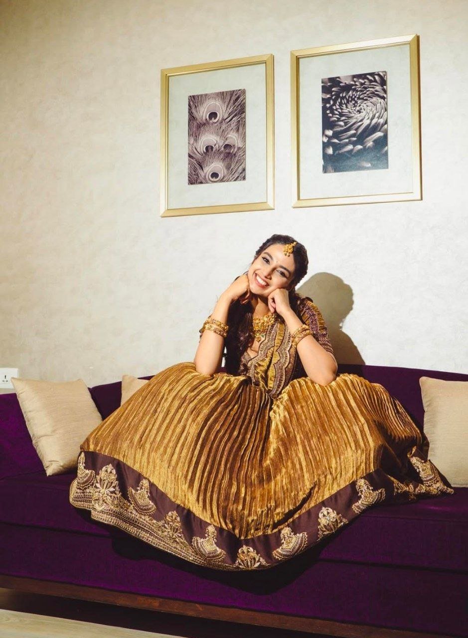 Shruti Haasan Vs Meenakshi Chaudhary 3 hello telugu heroine gallery meenakshi chaudhary 20250303 2