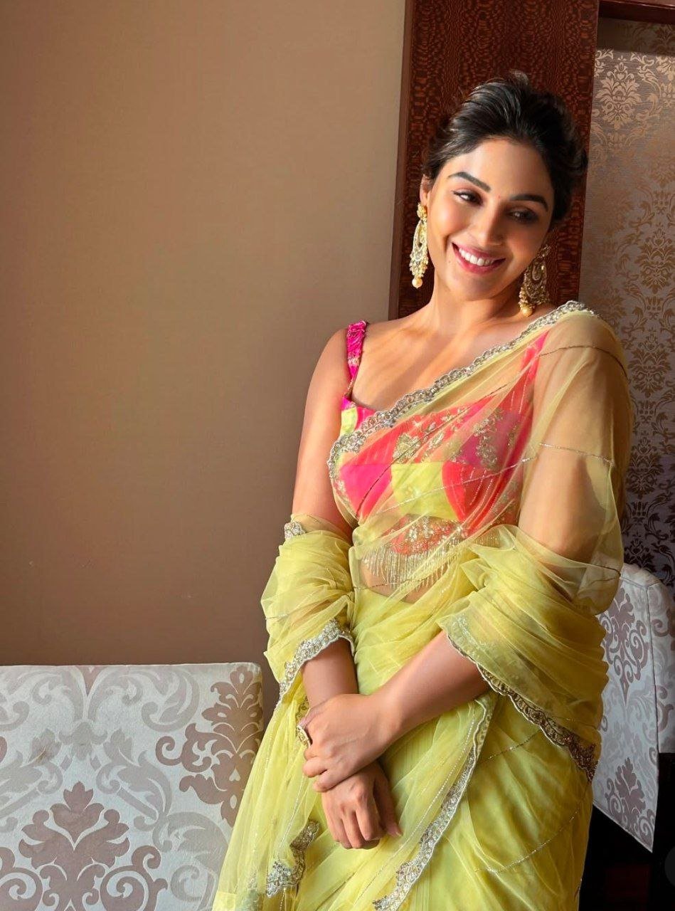 Samyuktha Menon Vs Divya Bharathi 1 hello telugu heroine gallery samyuktha menon 20250314 1