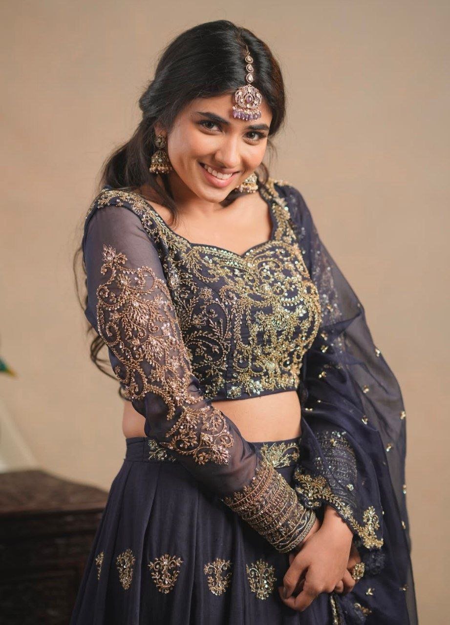 Beauty Pragya Nagra Vs Shalini Pandey 2 hello telugu heroine gallery pragya nagra 20250324 3