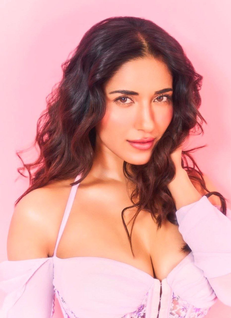 hello telugu heroine gallery ruhani sharma 20250327 2