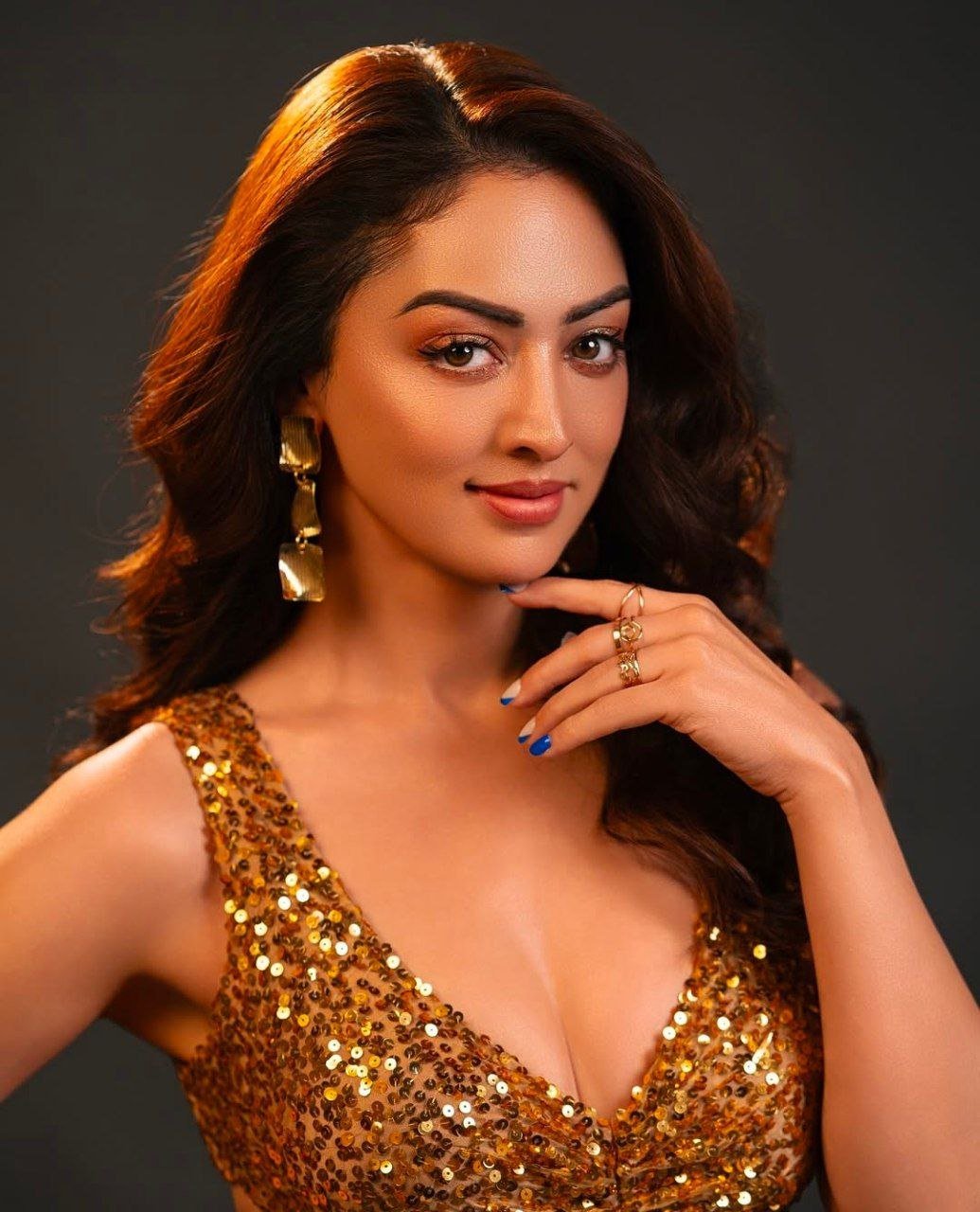 Malavika Mohanan Vs Sandeepa Dhar with Stunning Looks 3 hello telugu heroine gallery sandeepa dhar 20250402 2