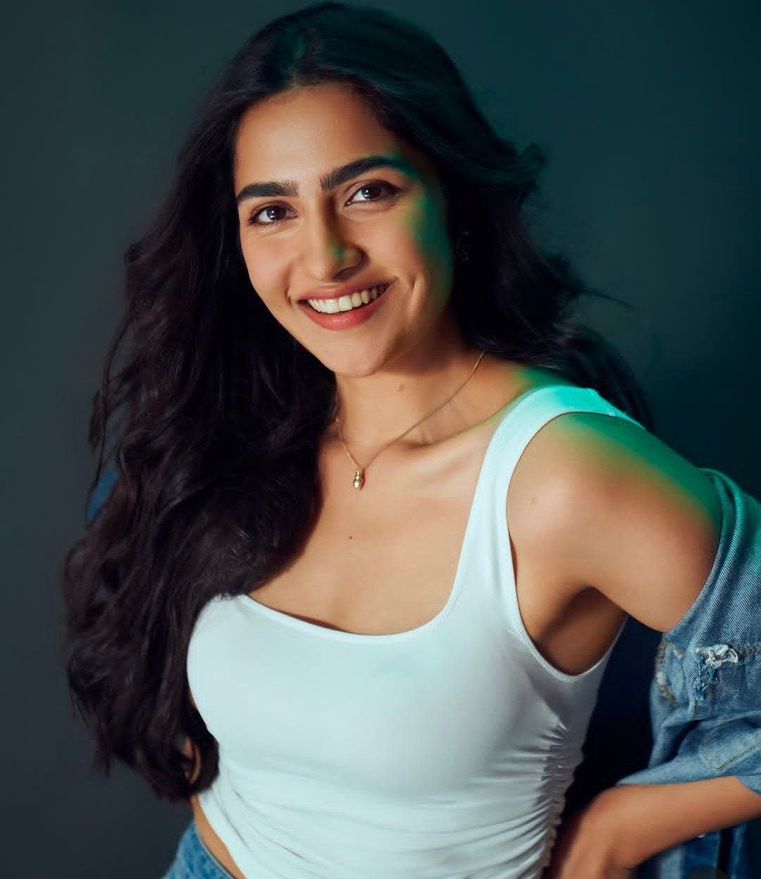 Beauty Rukmini Vasanth Vs Sreemukhi 1 hello telugu heroine gallery rukmini vasanth 20250411 1