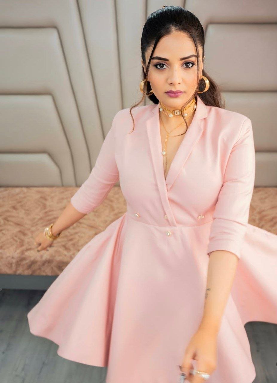 Beauty Jannat Zubair Rahmani Vs Sreemukhi 3 hello telugu heroine gallery sreemukhi 20250419 2