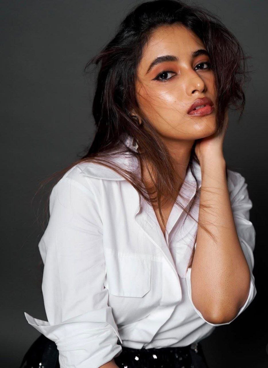 hello telugu heroine gallery priyanka mohan 20250421 1