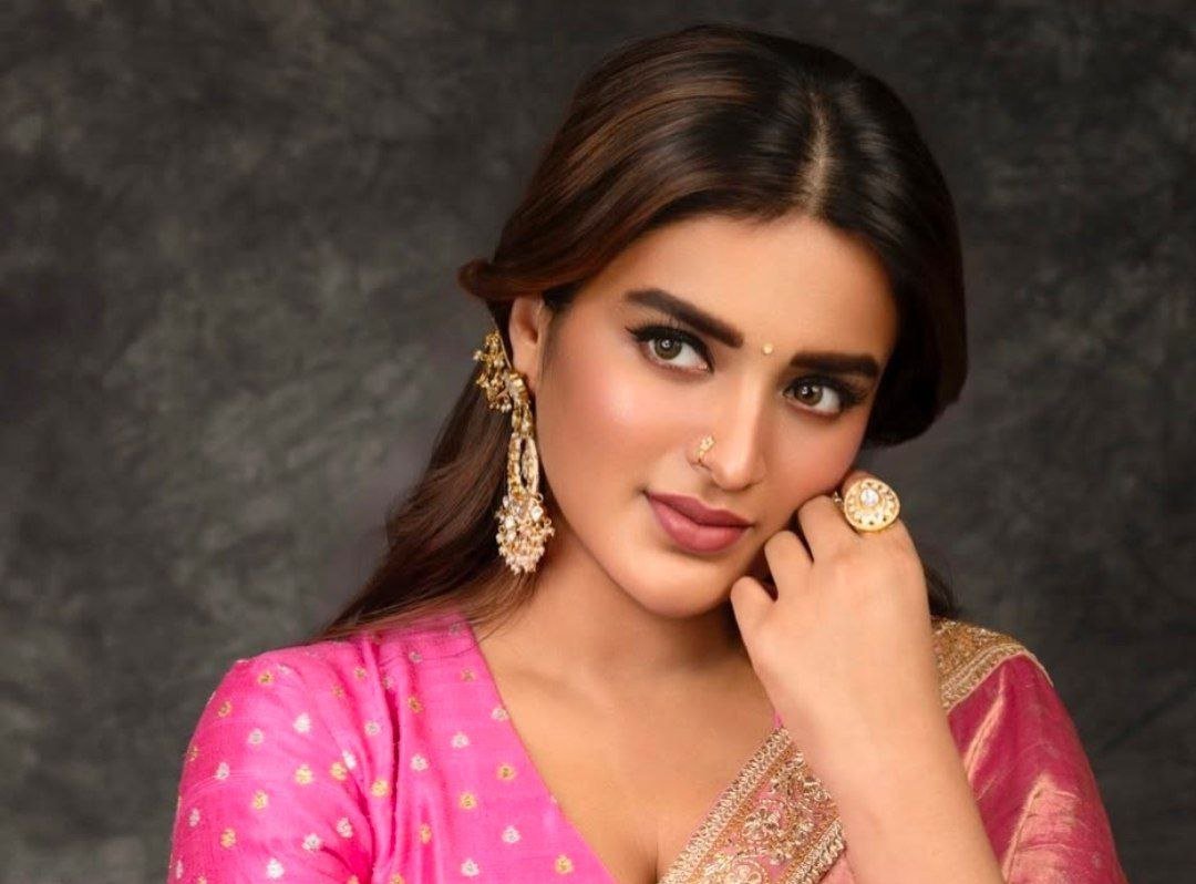 Beauty Nidhhi Agerwal Vs Divi Vadthya 2 hello telugu heroine gallery nidhhi agerwal 20250424 3