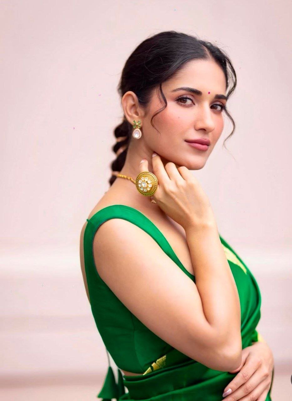 hello telugu heroine gallery ruhani sharma 20250430 1