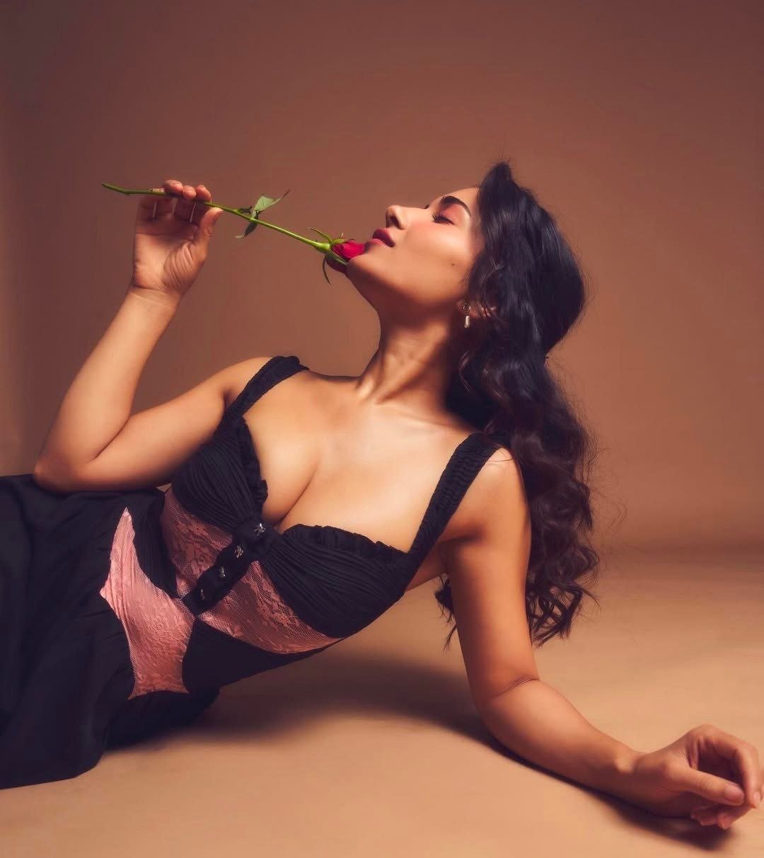 hello telugu heroine gallery ruhani sharma 20250504 2