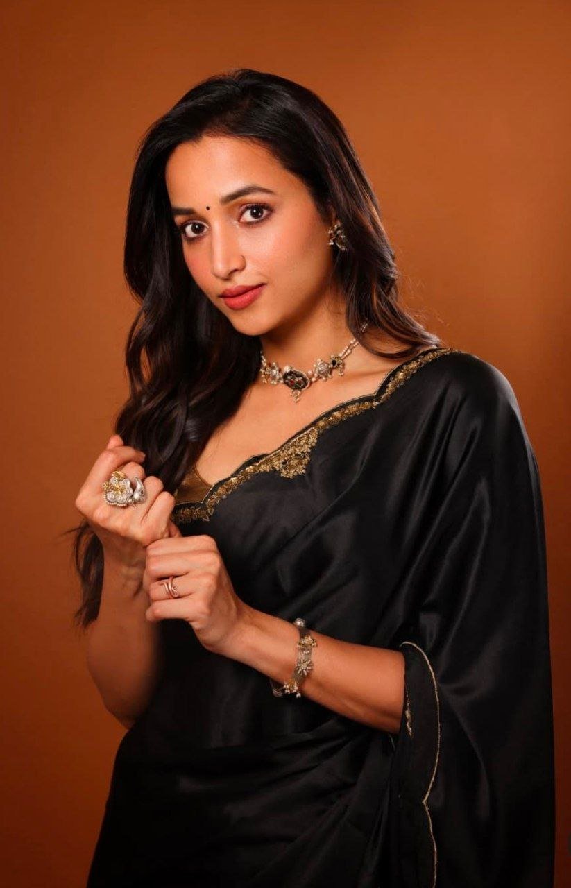 Beauty Srinidhi Shetty Vs Hebah Patel 1 hello telugu heroine gallery srinidhi shetty 20250507 1