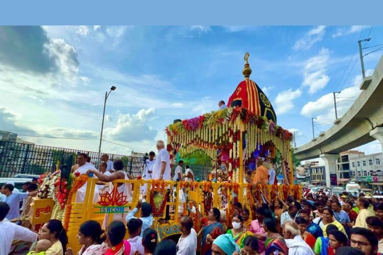 Hello Telugu - HYD Ratha Yatra Sensational