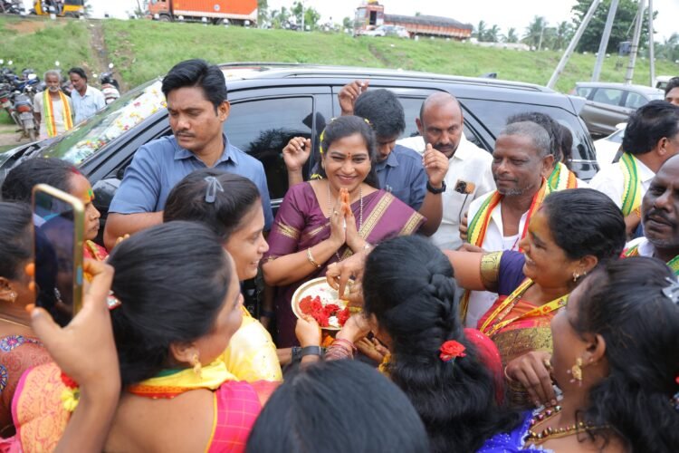 Hello Telugu - Minister Anitha