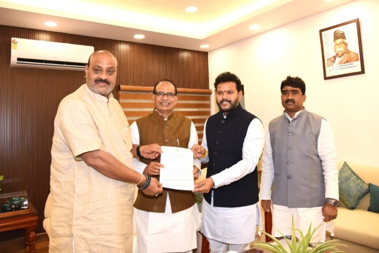 Hello Telugu - Minister Atchannaidu Interesting