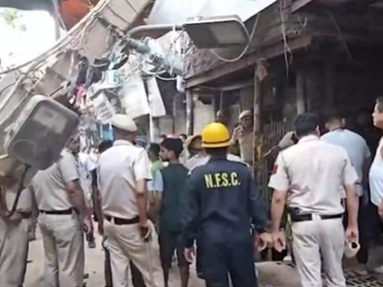 Hello Telugu - Delhi Building Collapse