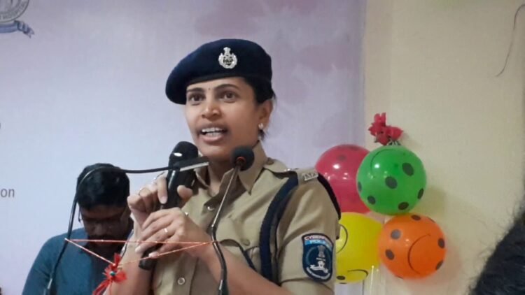 Hello Telugu - Hyderabad She Teams Shocking