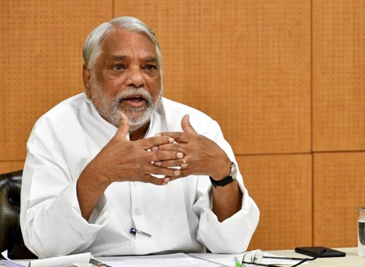 Hello Telugu - Ex MP Keshava Rao Fired on BRS