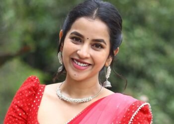 Hello Telugu - Beauty Komalee Prasad