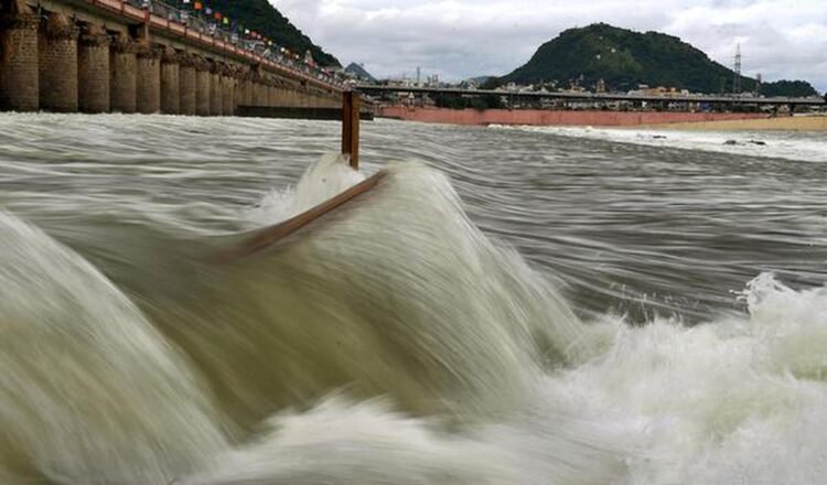 Hello Telugu - Prakasam Barrage Huge Water Flow