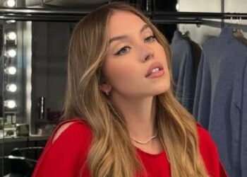 Hello Telugu - Beauty Sydney Sweeney-James Bond