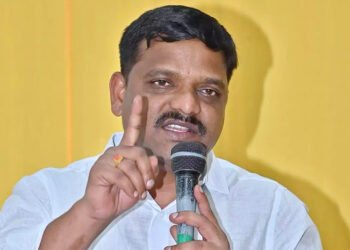 Hello Telugu - Teenmar Mallanna Shocking Comments