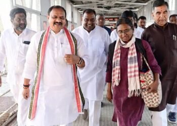 Hello Telugu - TPCC Chief Interesting Comments