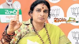 Hello Telugu - Popular BJP Leader Madhavilatha - Free Bus