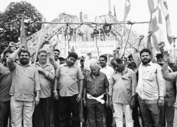 Hello Telugu - Tirupati Auto Drivers Protest Sensational