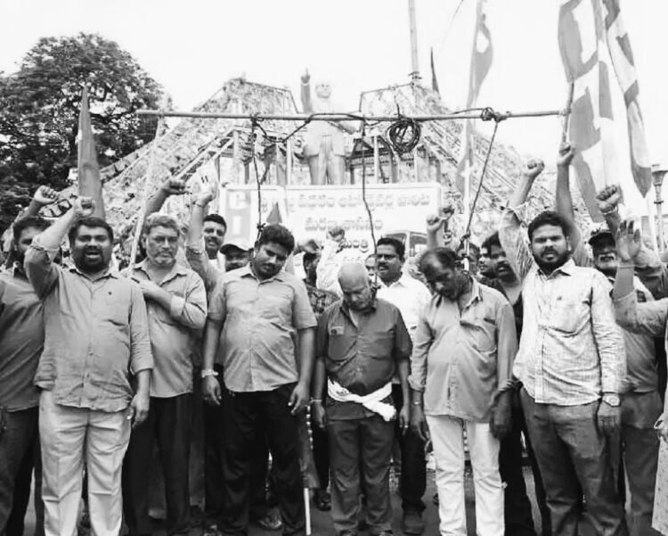 Hello Telugu - Tirupati Auto Drivers Protest Sensational